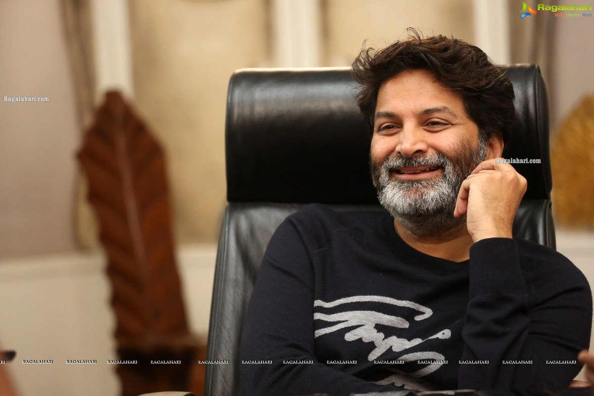 Ragalahari's tweet photo. Here’s wishing the wizard of words Trivikram Srinivas a very Happy Birthday 💐🍰🎂!
 
On his birthday, know about his Biography - https://t.co/ethORXxC5h
 
#TrivikramSrinivas #HappyBirthdayTrivikram #HBDTrivikram #birthdaywishes #wishes #bollywood
@trivikramIn https://t.co/OKkzQT1N2C