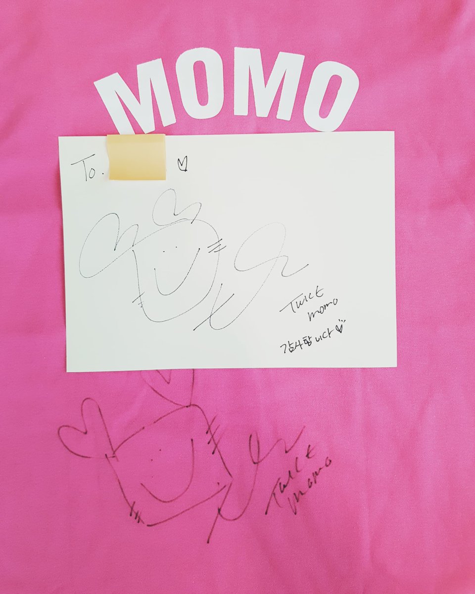cocoatree_'s tweet photo. 모모님이 해주신 싸인 자세히 보기🥰
코코아트리 포토존에 와서 구경하고 가세요!

#트와이스  #twice #모모 #momo #모모생일카페
#11월의_비타민_모모
#코코아트리 https://t.co/0qEW3lE3lk