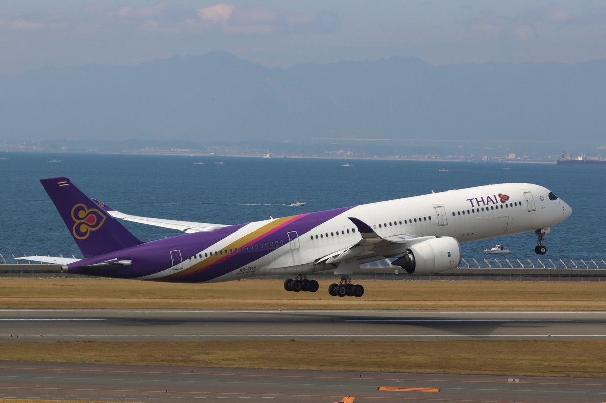 ryuukan96's tweet photo. 自分にとって2019年9月15日以来のタイ国際航空
この航空会社もえらい目に遭ってるよね。武漢ウィルスのせいで。
#ファインダー越しの私の世界
#NGO #RJGG #HSTHC #TG645 #THAI
#中部国際空港セントレア https://t.co/njqjhgbWa2