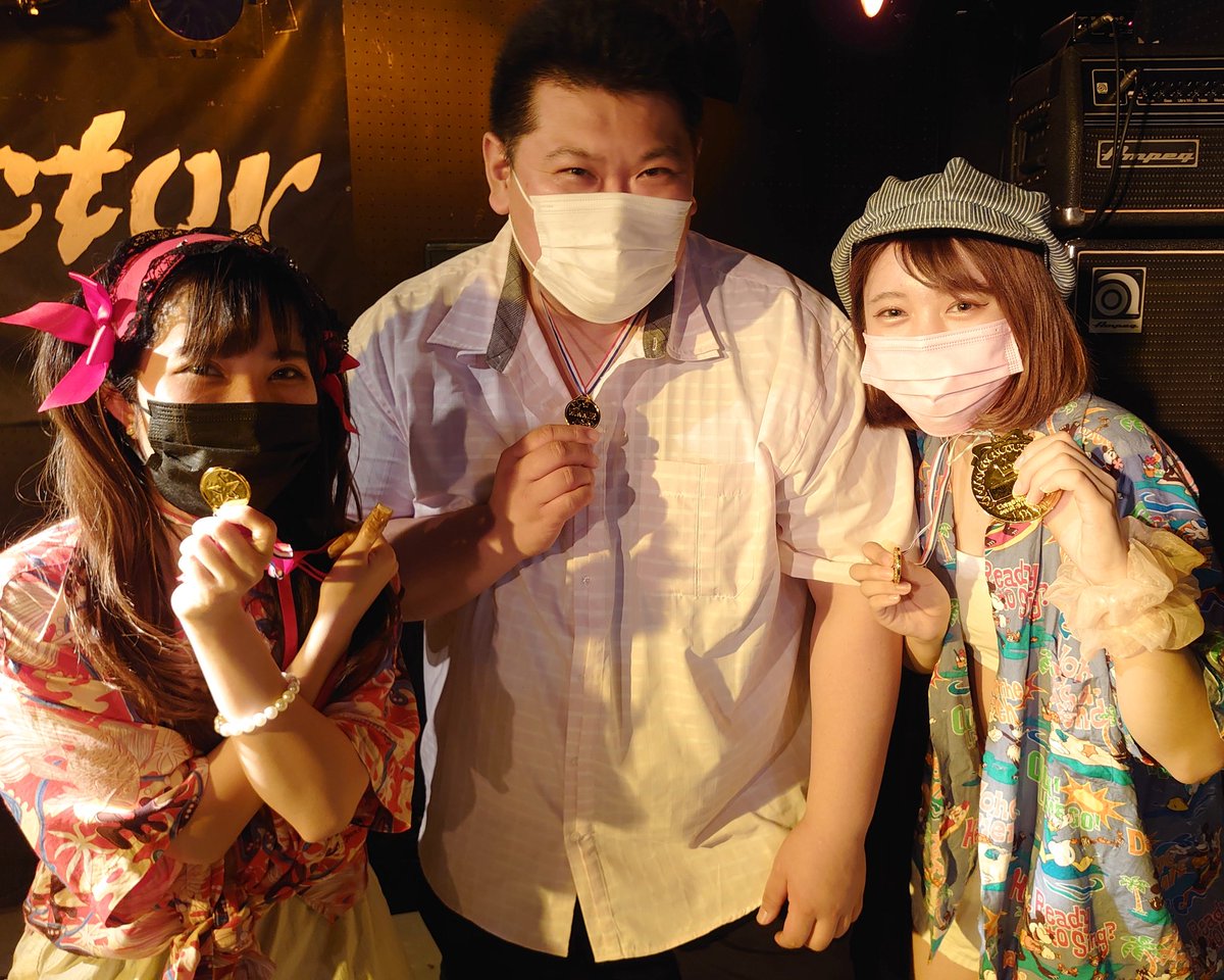 yuuuuuuuki_19's tweet photo. ちょっと前だけど2人のライブ行ってきた!
初めて見たけど20分ぐらい踊りっぱなしで驚いたけど、場の雰囲気含めて見てて楽しかった!
8/11
#RUNAMEN #POPPY
タグ付けどっちにすればいいんだ?笑 https://t.co/OvJj8mqcYz