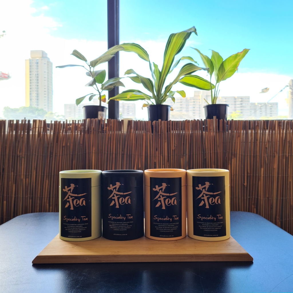 AltitudeTea's tweet image. It's Christmas shopping time! Get your complete set of Altitude Teas. Green teas comes in the green and black tea comes in the black (obviously!). Exotic teas comes in the orange and herbal teas comes in the yellow 😋🎁