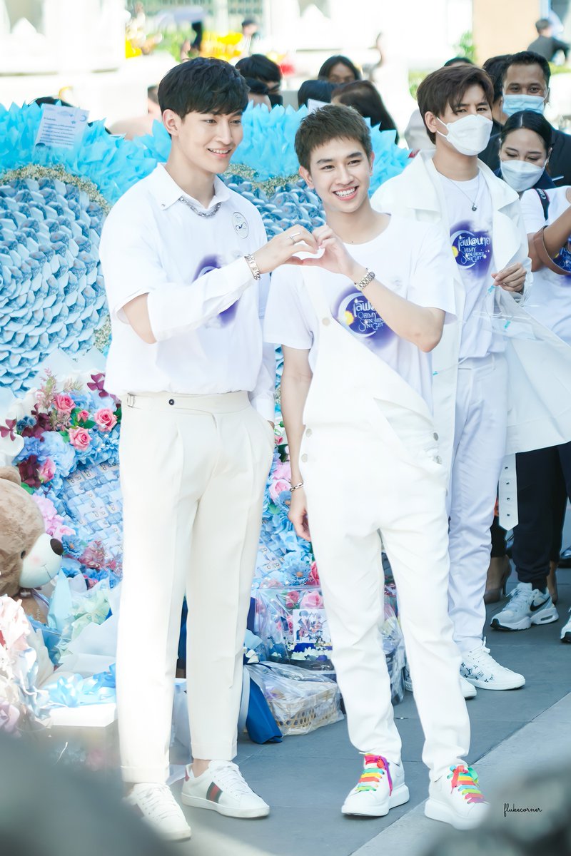 SaturnInOctober's tweet photo. แบบเต็มตัวอีกจั๊กนิด ☺️ 
#บวงสรวงLoveAt9 
#เจ้าแก้มก้อน #fluke_natouch  
#โอห์มไง #OhmThitiwat https://t.co/9gtiEI8EXL