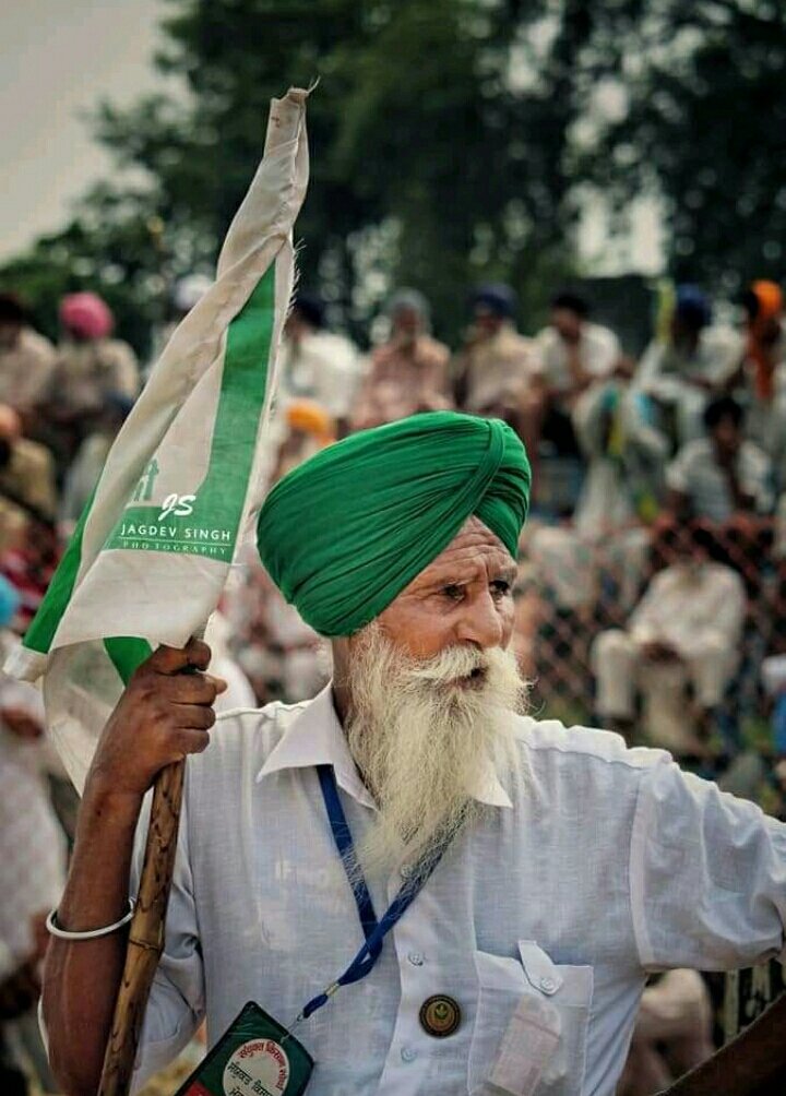 Chandan97651's tweet photo. KISAN MAZDOOR EKTA ZINDABAAD ✊
#WhyModiAgainstIndia 
#FarmersProtest https://t.co/qnL9juHEvO
