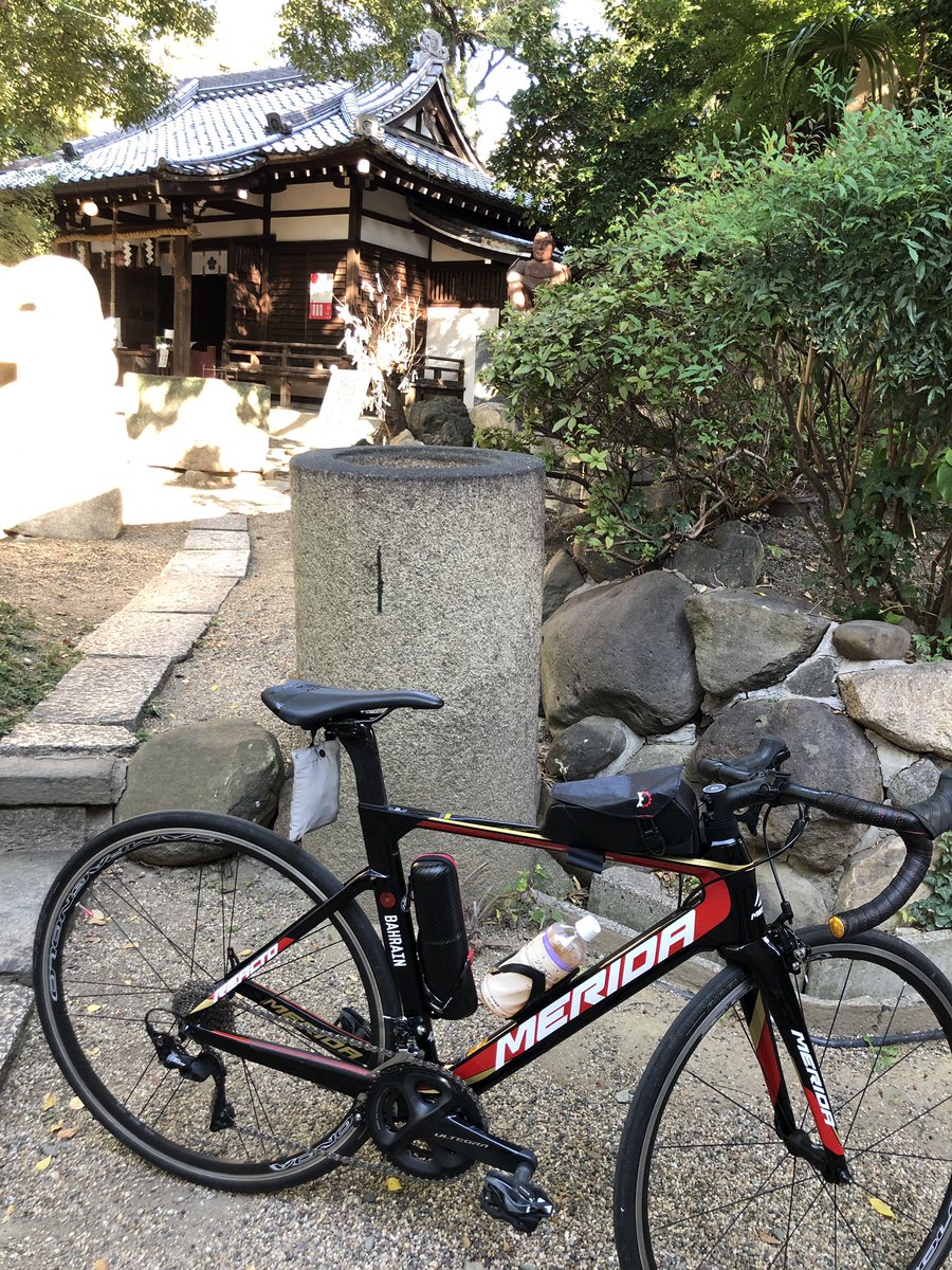 nag7277's tweet photo. 大阪市内をポタリングして安居神社で、幸村像の参拝…
早速、めだたんぼーを使って撮影してみた!!
ハンドルの角度が悪かった…orz
#めだたんぼー #ポタリング #react4000 #ロードバイク #安居神社 #真田幸村 #メリダ https://t.co/gKQG6PvXxJ