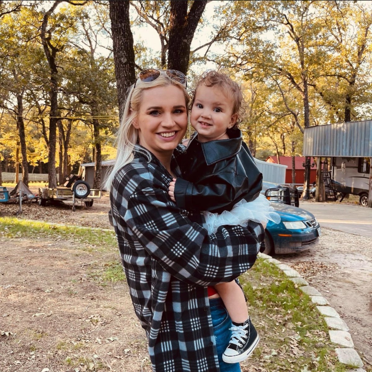 attaway7398's tweet photo. Thankful for our friendship our lives have been a rollercoaster this past year but I'm glad we had each other to turn to. Thank you for letting me love stink stink and for you loving Mae Mae. You're an amazing mom and an amazing friend. I love you❤️ https://t.co/Kx4mwuGYNX