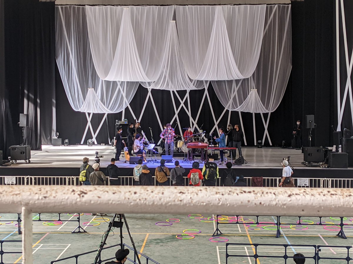 twwitter tweet media