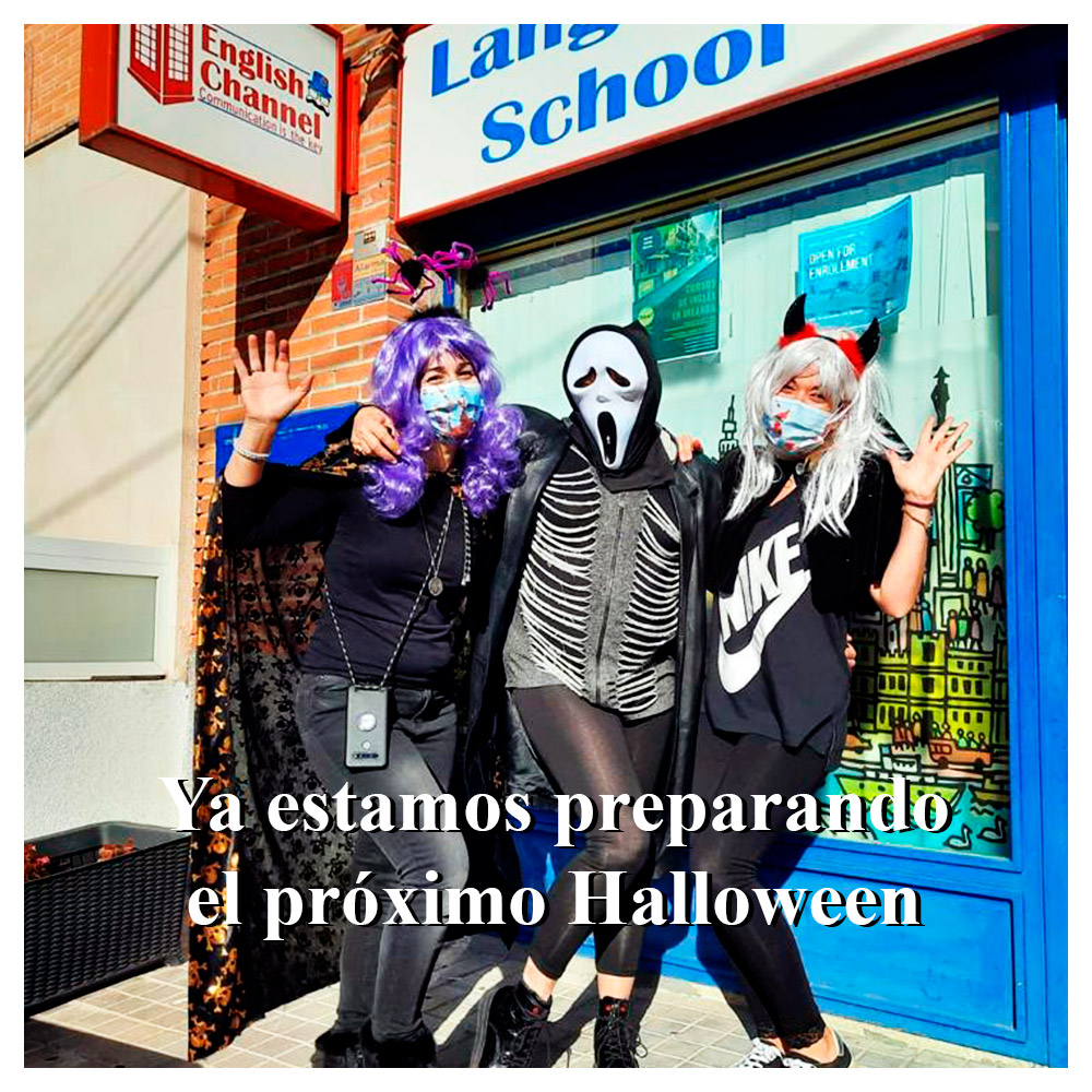 EnglishChanne12's tweet photo. Estamos revisando las muchas imágenes que nos han quedado de la celebración de #Halloween, y queremos compartir con vosotros esta de las profesoras que hicieron posible crear tantos recuerdos . ¡Ya estamos pensando en el Halloween del año 2022! You'd better watch out or else... https://t.co/BCj2mL5gag
