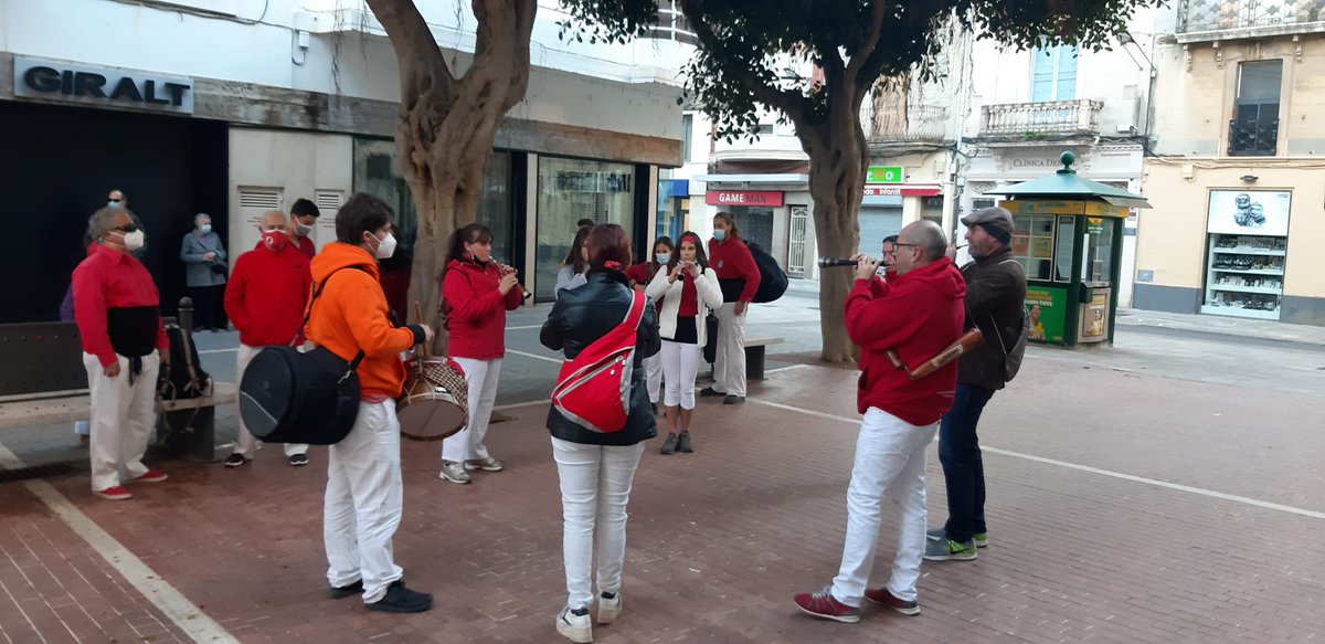 Comencem el dia de #SantZacaries2021 amb les Matinades!

#castellers #castelleres #SOM