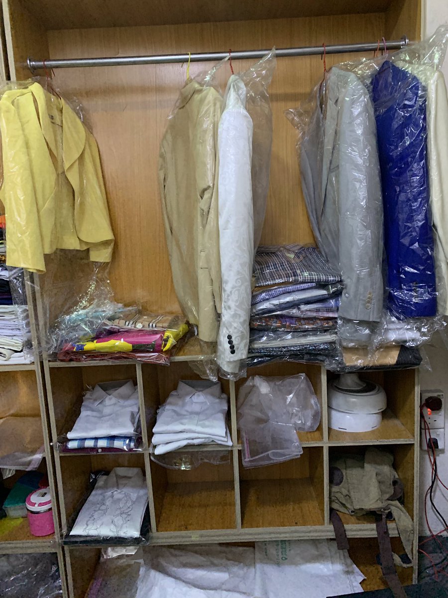 WashJunkie's tweet photo. 🎶”...You taking pictures, know your angles” (In PnB Rock’s voice)🌚
#washjunkie #qualitylaundry #laundrygoals #workplace #workspace #laundry #laundryday #washjunkie #uyo #akwaibom #uyolaundryplace #uyolaundry https://t.co/IOiiAsxnoU