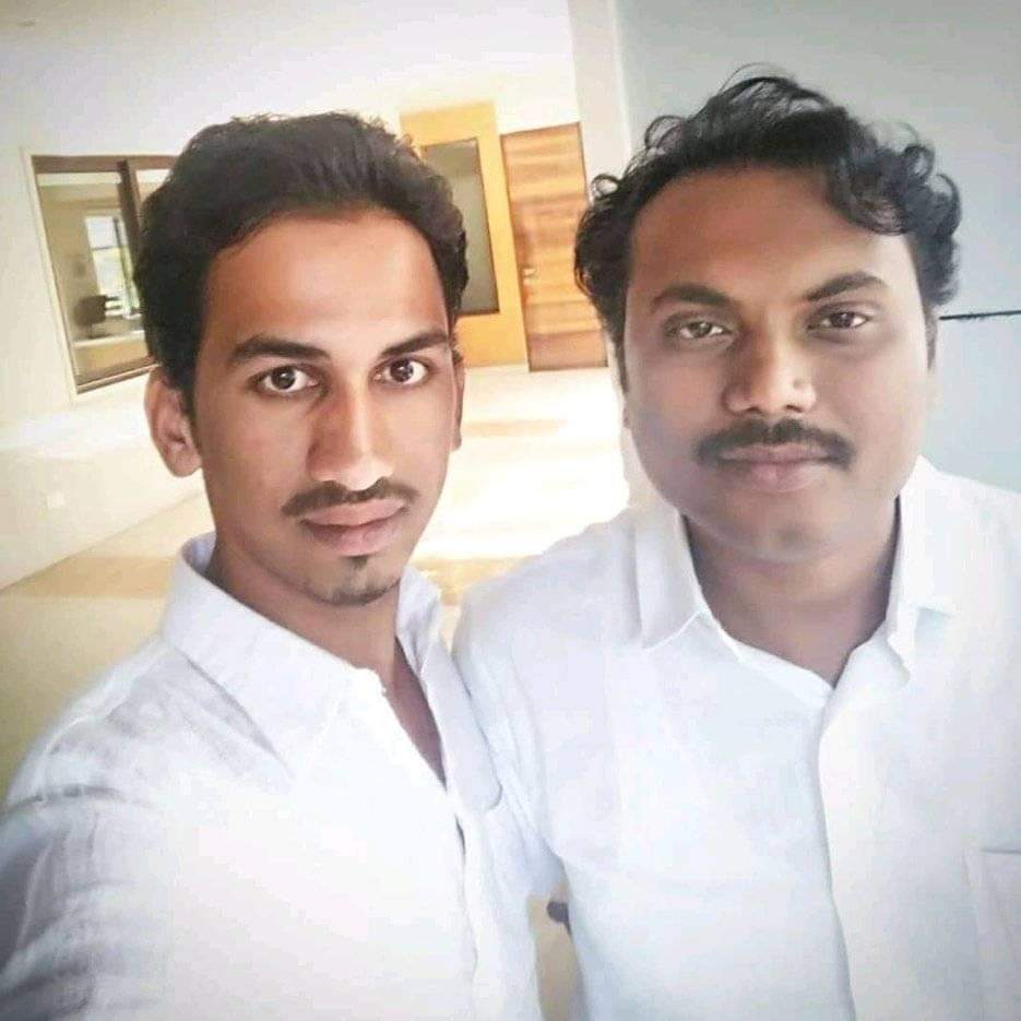 KuldeepJadhav13's tweet photo. मार्गदर्शक, पुरोगामी विचारांचे नेतृत्व, बंधुतुल्य व राष्ट्रवादी युवक कॉं.पा.चे प्रदेश कार्याध्यक्ष मा.रविकांतभैया वरपे यांना जन्मदिवसाच्या कोटी कोटी शुभैच्छा.... 💐💐💐
#happybirthday  @ravikantvarpe दादा https://t.co/t9zDz9od71