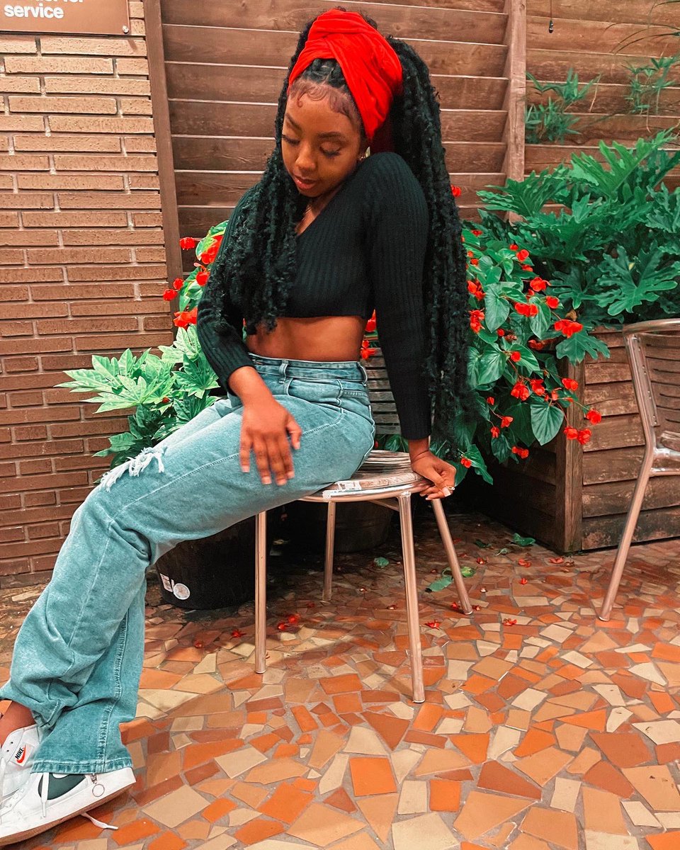 mickey_1_8's tweet photo. every second every minute man I swear that she can get it 🖤 https://t.co/wkcuNjYANl
