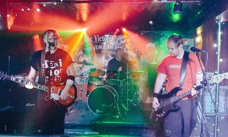 We want gigs! 

We want a few more shows to round of the year. If you're a venue or know of a venue that might be interested, please message us or tag them below.

📸 - Kev Randle 

DF 

#wewantgigs #livemusic #poppunkband #ukmusicscene