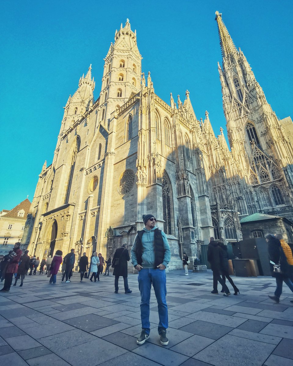 gudza17's tweet photo. "Whatever you do, don’t be another brick in the wall.." 🏰 🧱 #hankmoody
.
.
#tourist #colorsofvienna🇦🇹 #stephansplatz #stephansdom #sunnynovember���️ #walking https://t.co/hkktUxRFSj