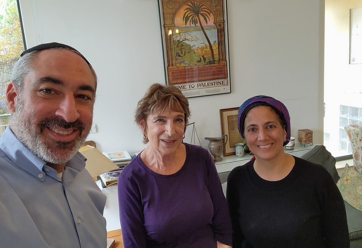 ReturnAgainPod's tweet photo. Get ready! Coming later today, a conversation with Myrna Bennett, mom of #Israel prime minister @naftalibennett. Originally from #SanFrancisco, her story and her insights into living in Israel, and her positive outlook on life, are amazing. #ReturnAgain https://t.co/5tEjrGHxrZ