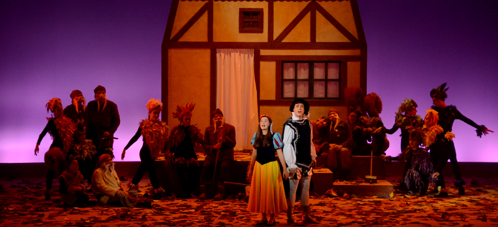 iSabadellcat's tweet photo. .@JFarandula revisita el clàssic 'La blancaneus' i el posa al dia en la seva nova versió, estrenada aquest dissabte amb una gran sensació de retrobament al teatre La Faràndula de #Sabadell.

https://t.co/FHpULQ7LOT https://t.co/I7pCzV3P1P
