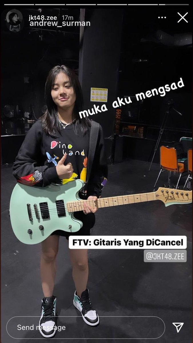 fashionjeketi's tweet photo. Azizi Asadel wore HSCO Ocn Dino Sweater. #JKT48Fashion https://t.co/iAetCRWO4H