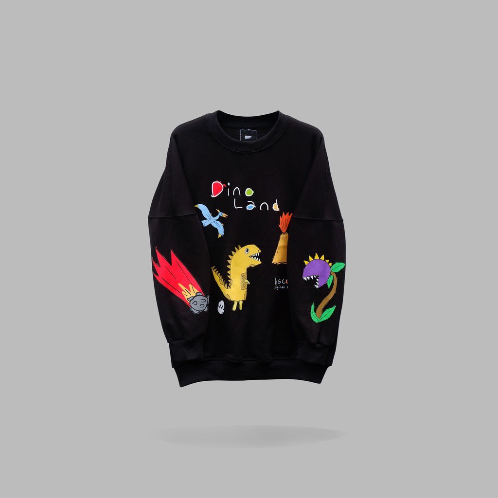 fashionjeketi's tweet photo. Azizi Asadel wore HSCO Ocn Dino Sweater. #JKT48Fashion https://t.co/iAetCRWO4H