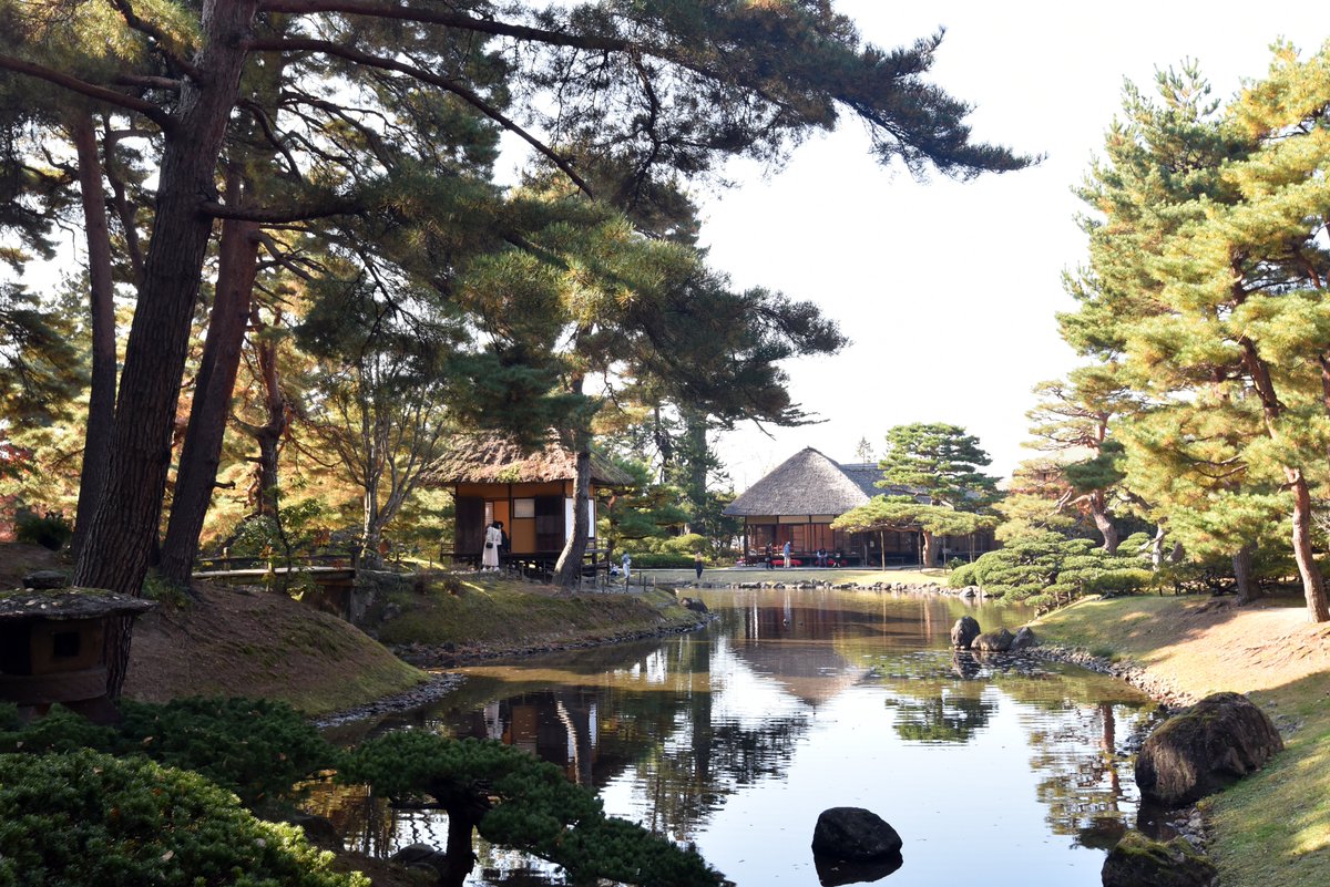 fuji_3DCG's tweet photo. 一部で誤解が生じてますが、本日は去年雨で流れた会津フォトグラ散歩を@honerideさんと@blocknoise26さんとしておりました！
色んな機材で遊べた、見れた、教えてもらった、いっぱい話した。３人で手分けして茶室スキャンに挑戦…
スキャン中の姿を客観的に見れてやっぱり怪しいと再確認💦 https://t.co/dwy3CeX5Rb