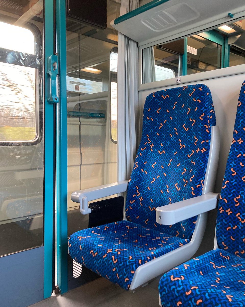 Vantju's tweet image. #bahnzeit &amp;amp; #weiterfahrt #teamBee #vantingovinacestach