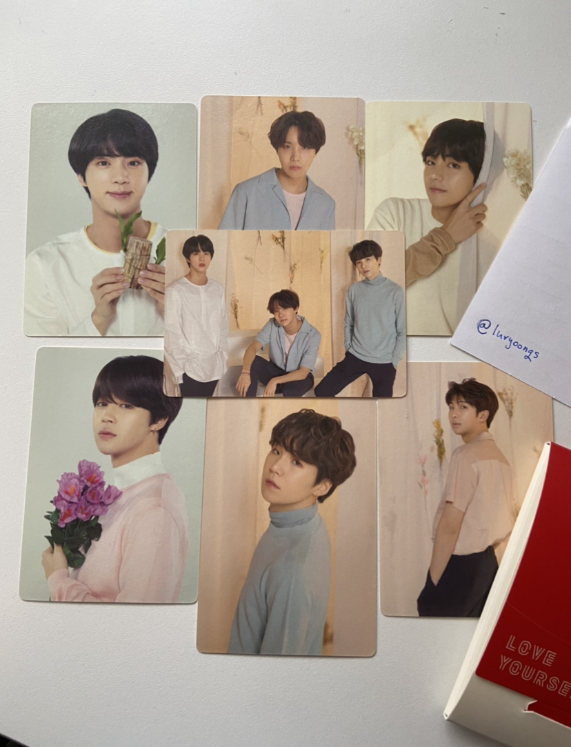 luvyoonqs's tweet photo. HELP RT<3
WANT TO SELL / WTS
open to offers / ww shipping

pc:
- BTS WORLD TOUR mini photocard set 
each is $10, big discount if you buy everything!! 

wtb buy kr photocard pc poca bts seokjin yoongi jhope jimin taehyung jungkook suga jk jin rm namu v tear mc world love yourself https://t.co/FY44IJdIOl