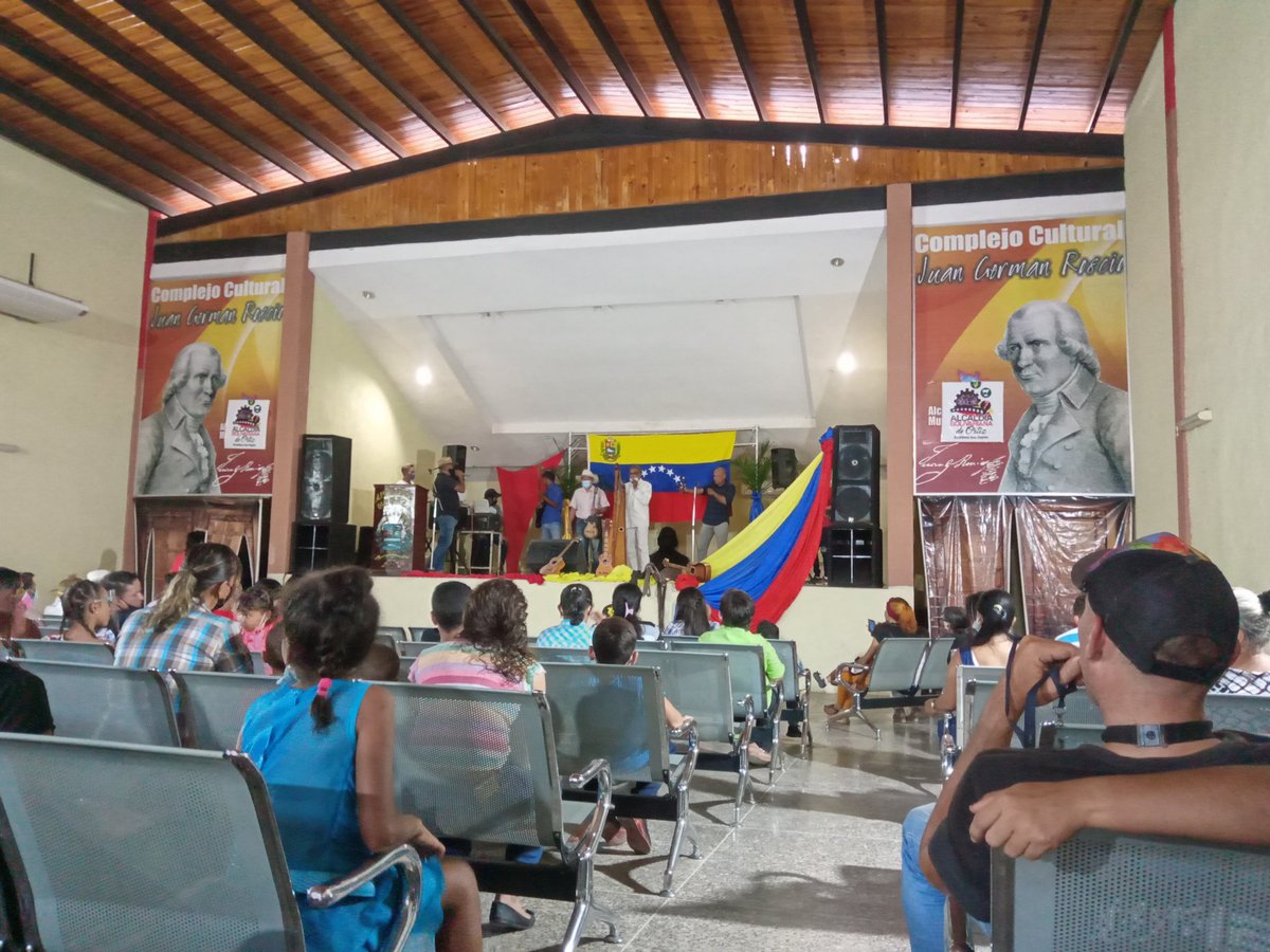 alcaldiadeortiz's tweet photo. Éxito rotundo gran Festival Ortiz Canta, a casas llenas el complejo cultural Juan Germán Roscio, con 16 artistas en escena. @josemvasquez @Gob_Guarico @DiGasGuarico @laantenaoficial @SomosGuarico @luchaalmada @VillegasPoljak https://t.co/Wp01iGSLqi