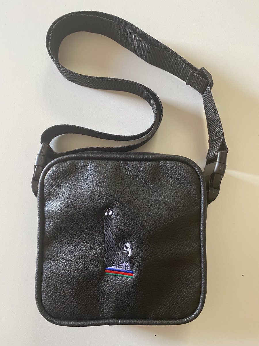 HallabackInc's tweet photo. HB x SWAPO 
N$200
0816804233
Made in Namibia by Hallaback for SWAPO supporters, cadres, sympathisers and all patriots.😊
A luta continua
⁦@ngurare⁩ ⁦@hagegeingob⁩ ⁦@ydausab⁩ ⁦@patience_masua⁩ ⁦@daisrym⁩ ⁦@Iipumbushiimi⁩ ⁦@Tjiurimo⁩ https://t.co/Kdc8F2Uv4F