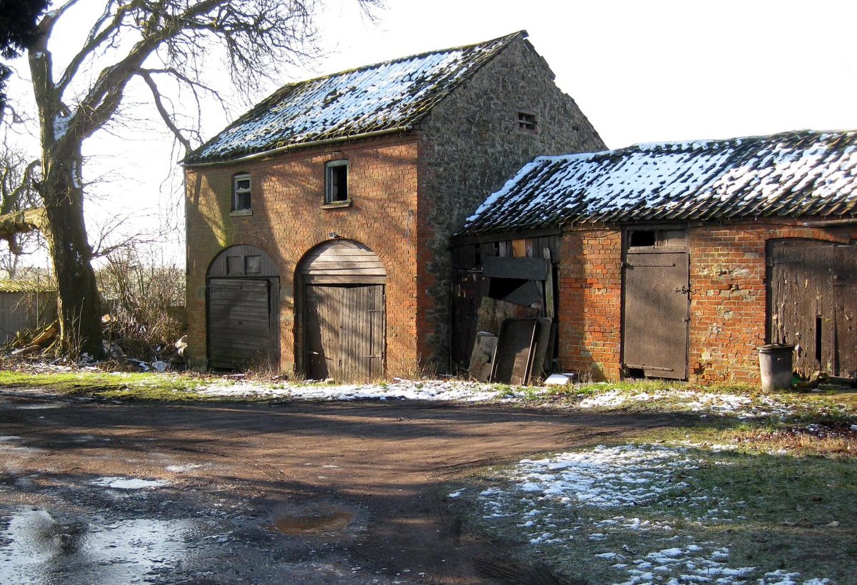 Redundant farm buildings - are you maximising their value?  

With farm machinery getting bigger some farm buildings have become redundant. This recent case study found the most suitable way to maximise the value of  empty buildings 👇
stephenson.co.uk/maximising-the…
#planning #farming