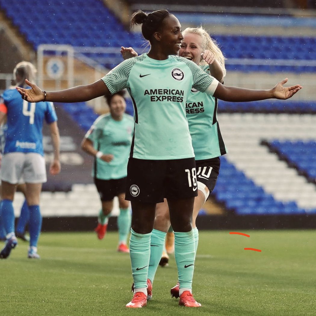 This girl is on fire. New season, new club, same Danielle. Bagged a few already and an assist yesterday, Carter’s hit the ground running. 

#MAGNA〽️