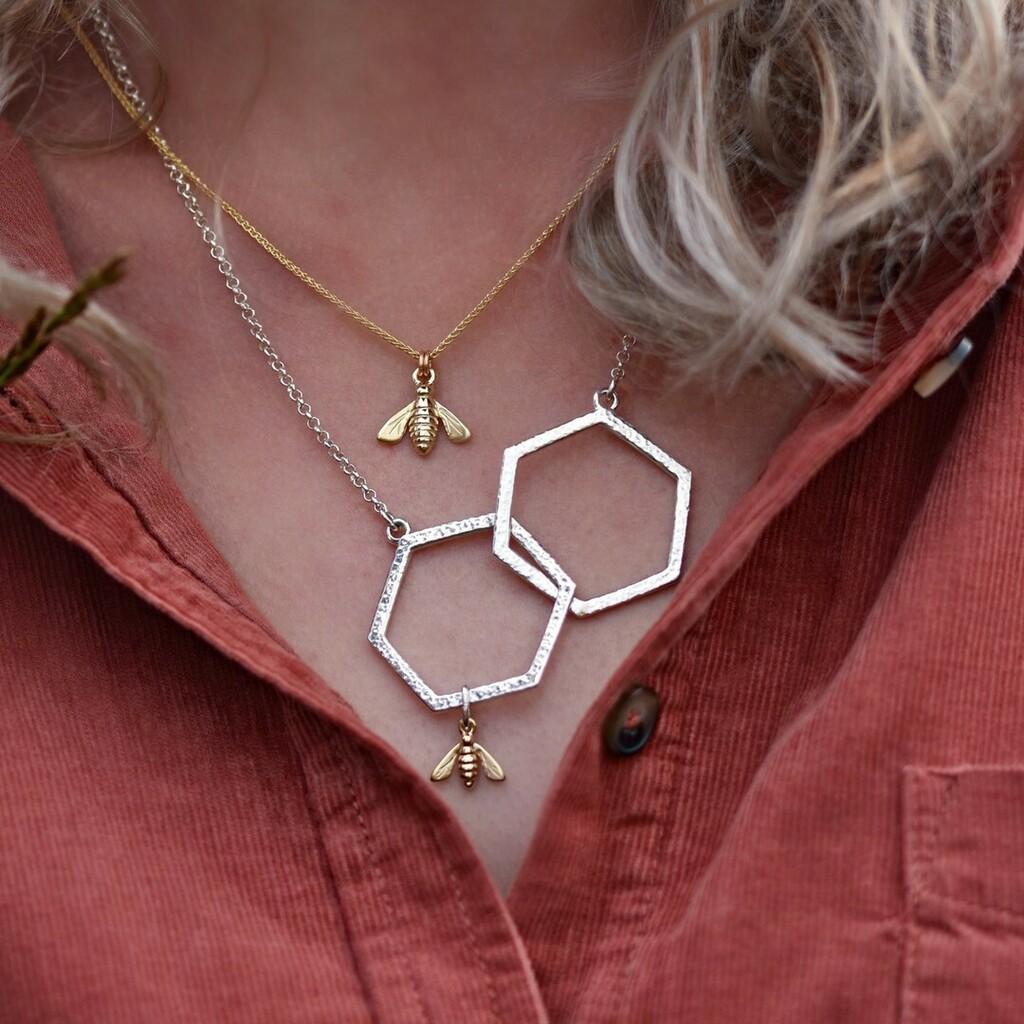 SheilaFleetSFJ's tweet image. ・ LAST CHANCE! ・

You have until MIDNIGHT tonight to take advantage of our festive offer - don&apos;t miss out! 🎉

Enjoy 10% off Sheila&apos;s jewellery and designer rings with code &apos;FESTIVE10&apos;. Exclusions apply.

#sheilafleet #sheilafleetjewellery #orkney #sc… instagr.am/p/CV-U4b-JnhC/