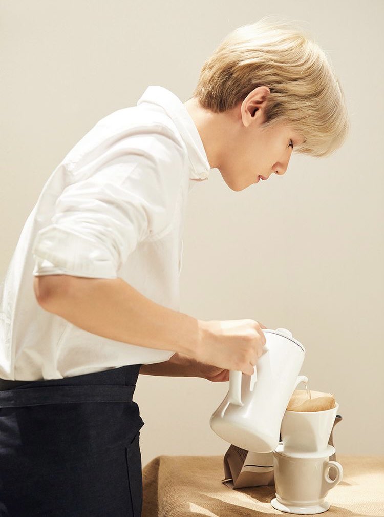 binibinini_nini's tweet photo. — a #chanbaek sns au where…

sa sobrang taranta ni baekhyun dahil sa dami ng orders sa opening ng coffee shop niya, imbes na “thank you, sir!” ay “i love you, sir!” ang nasabi niya sa customer niyang walang iba kundi ang pinakakinaiinisan niyang si park chanyeol https://t.co/O93gqI2r0t
