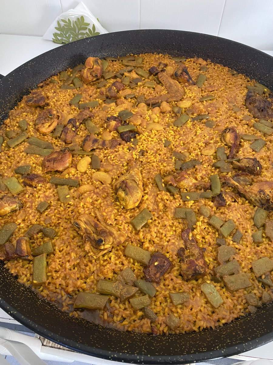 vic_pallares's tweet photo. #LaPaellaDeLosDomingos

Ya noviembre…. y no puede ser de otra manera #comidafamiliar 🥘y 👨‍🍳@capac.
Probamos nueva añada de 
#LaAtalayaDelCamino2019 #Almansa.

…y anoche cena, probamos referencia del #Priorat #Doix…, simplemente excelente, obsequio de @vpallaresb1

@carloscp9 https://t.co/qNxlk6rWuR