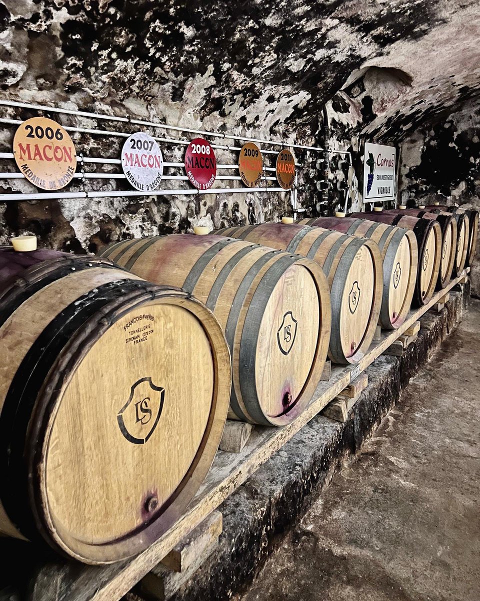 FunNSunTravel's tweet photo. Whatever the question is, wine is the answer. #wine #wineoclock #visitfrance #dumienserrette https://t.co/WDdUcPfvat
