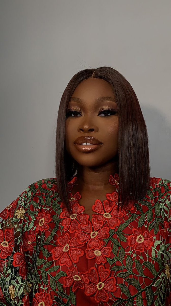 Our Sunday vibe

We served the RICH AUNTY look so perfect😍😍😍This awesomeness no be your mate..cos we added some extra toppings called (sweet 6teen)🥰🥰.

NB: wearing this look, be ready for not just the regular but utmost compliments, we bet you need your dictionary 😍🥰🥰