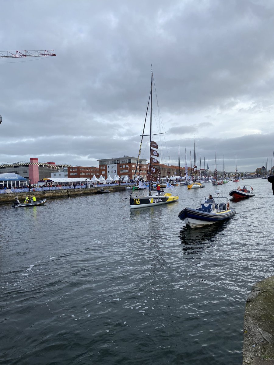 TransatCafeLOR's tweet photo. 🙌⛵️ Magnifique et impressionnante procession des Class40 dans le Bassin Paul Vatine ! 

#TransatJacquesVabre #RouteDuCafé | @LH_LeHavre | @RegionNormandie | @cmtMartiniquecla https://t.co/cmQCL19XAB