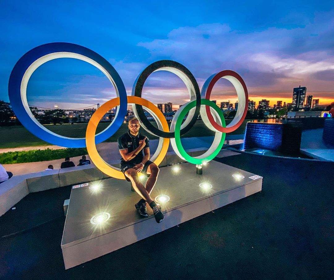 Italbasket's tweet photo. Olimpiadi di #Tokyo2020: se c'Γ¨ una palla su cui buttarsi, lui c'Γ¨. Se serve un canestro, lui c'Γ¨. Se serve difendere duro sugli esterni, lui c'Γ¨.
@SteveBucket7 c'Γ¨, punto.
#Steve28 https://t.co/C2ilQKHIe8