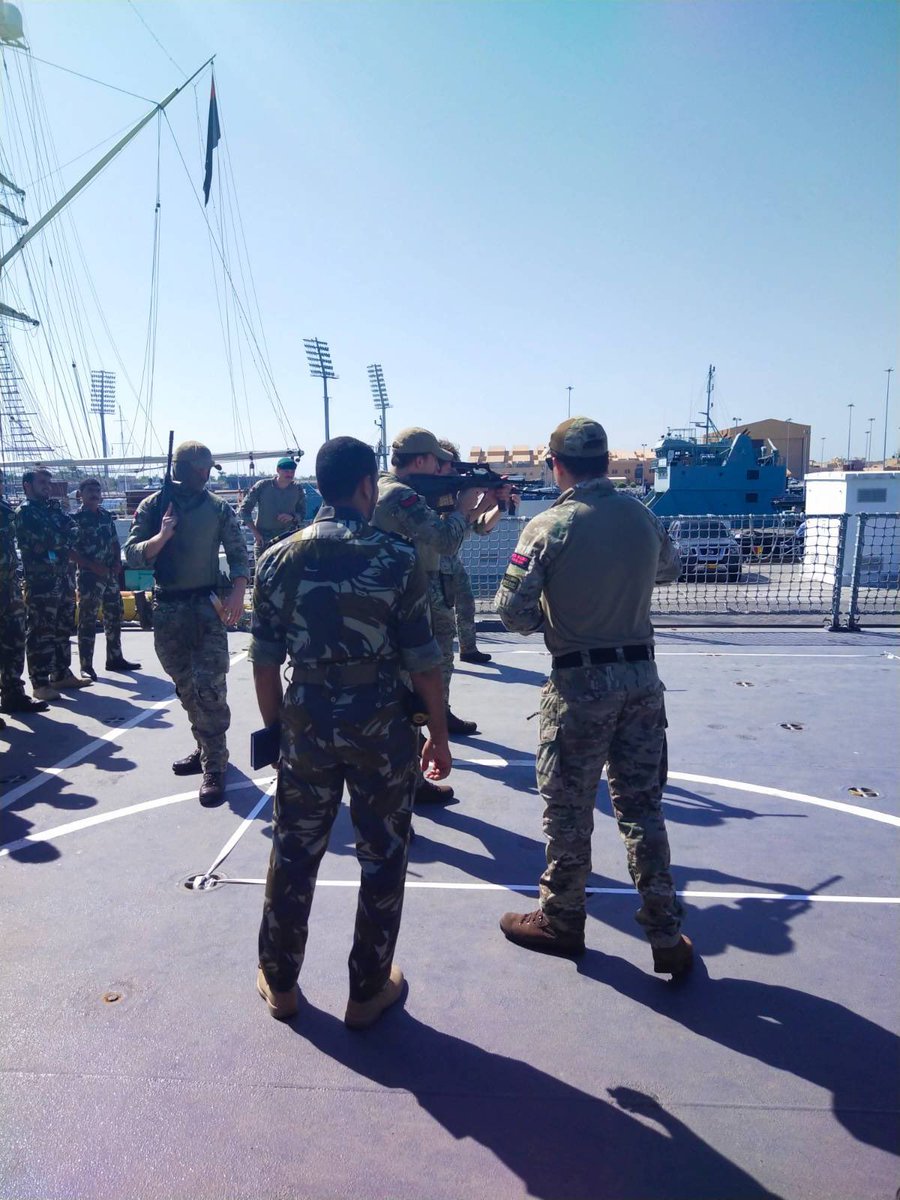 HMSDefender's tweet image. While we’ve been alongside in Duqm our Royal Marine Boarding Team has been busy conducting training with the Royal Navy of Oman #StrongerTogether #CSG21