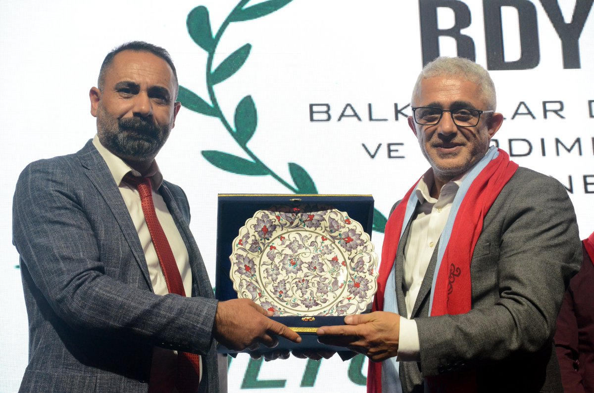 Türkiye-Bosna Hersek Kültür Buluşması

Balkanlar Dostluk ve Yardımlaşma Derneği (BDYD) tarafından Bosna Hersek’in başkenti Saraybosna’da “Türkiye - Bosna Hersek Kültür Buluşması“ düzenlendi.
⬇️
ticarihayat.com.tr/haber/Turkiye-…

#BosnaHersek #Saraybosna
#Bosnia #Sarajevo 🌿