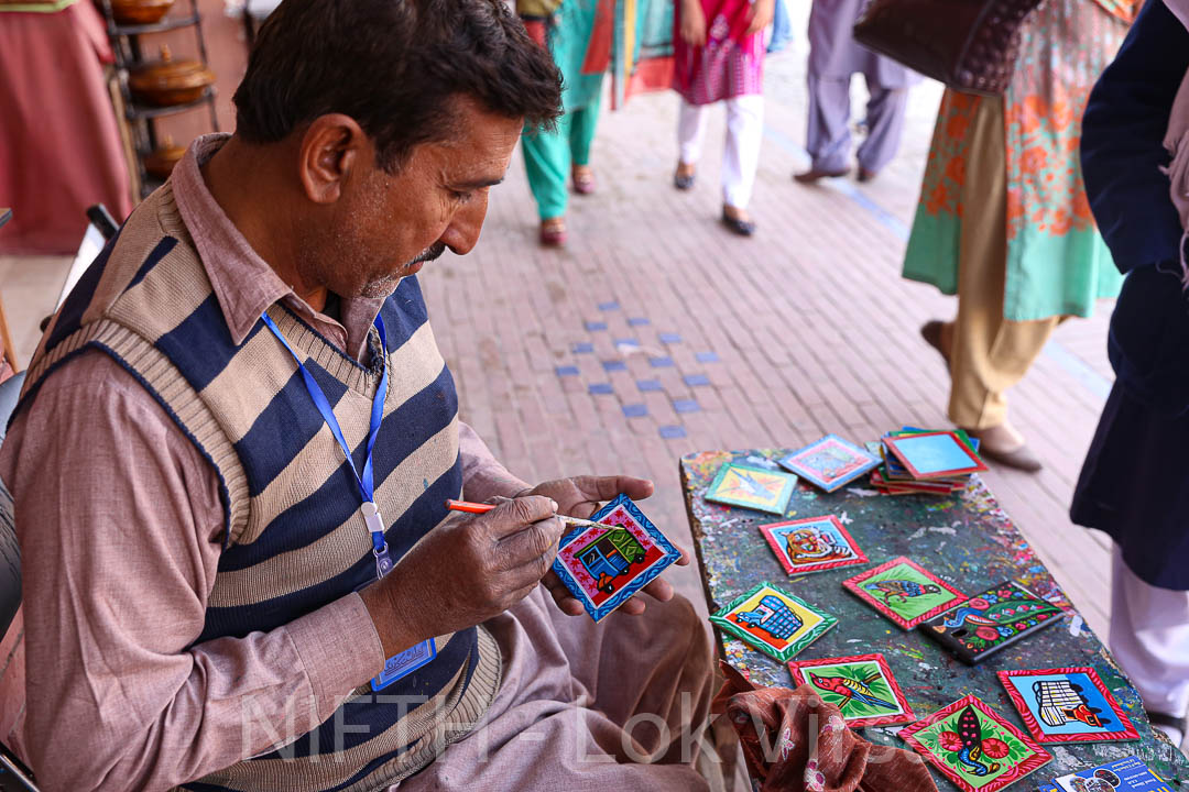 LokVirsa's tweet photo. Carefully handcrafted.
Venue: NIFTH - Lok Virsa Shakarparian, Islamabad
#lokmela2021 #NIFTH #Islamabad #MusicalNight #Culture #traditional #Pakistan #artgallery #art #heritage #trending #trend #exhibition #artisans #punjab #sindh #Balochistan #Gilgit #KPK #AzadKashmir #Kashmir https://t.co/BUmNDAztAr