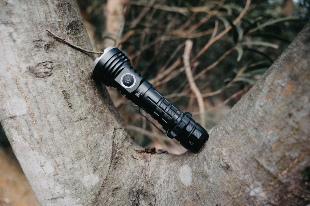 wubenlight's tweet photo. With a hard-anodized finish and IP68 waterproof rating, T3 is durable and meets the needs of long-range hunting.
#wuben #wubent3
#pocketdump #everydaycarry #knifecommunity #knives #knife #waterproof #flashlight #caseshop #bestcase #waterproofcase #usnstagram #phonecases #edc https://t.co/EFoc6Cpxay