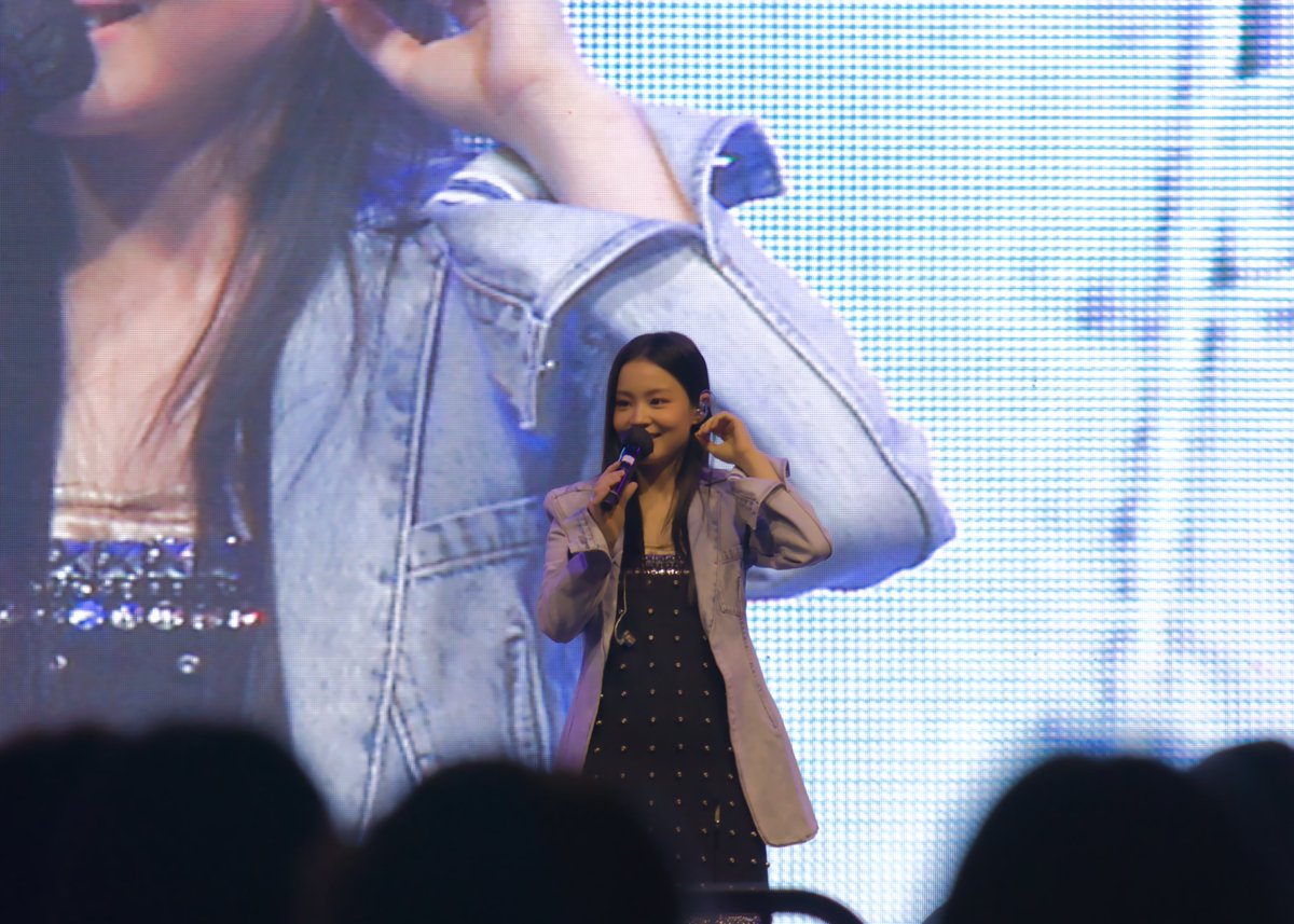 whale_wal's tweet photo. 211106 청년의날 축제 이하이
#이하이 #LEEHI https://t.co/SNVqV6x1Mb