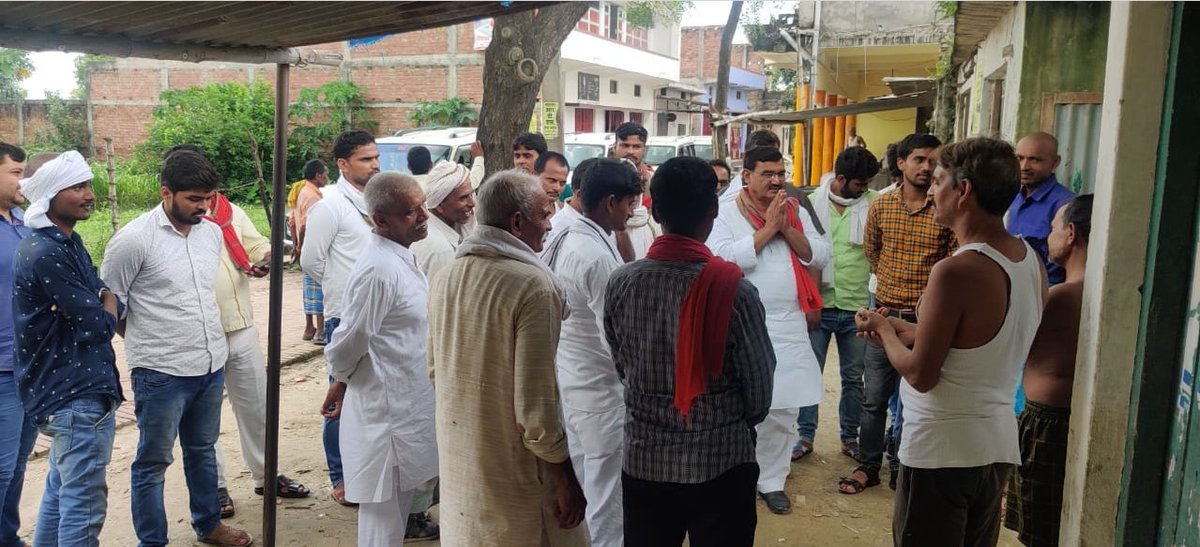 BDY_ballia's tweet photo. #फेफना विधानसभा में जन नेता माननीय @TheBDYadav जी द्वारा लगातार जनसंपर्क कर @samajwadiparty की नीतियों को जन जन तक पहुंचाने का कार्य किया जा रहा है @yadavakhilesh @NareshUttamSP @profamishra @proframgopalya1 @abuasimazmi https://t.co/s2Zu7OLjuS