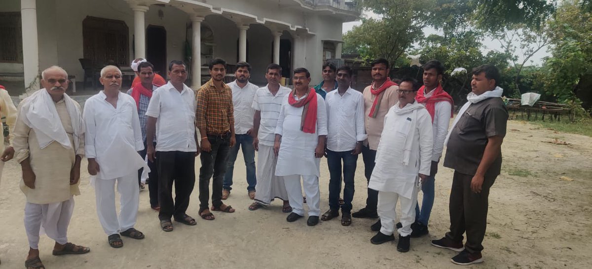 BDY_ballia's tweet photo. #फेफना विधानसभा में जन नेता माननीय @TheBDYadav जी द्वारा लगातार जनसंपर्क कर @samajwadiparty की नीतियों को जन जन तक पहुंचाने का कार्य किया जा रहा है @yadavakhilesh @NareshUttamSP @profamishra @proframgopalya1 @abuasimazmi https://t.co/s2Zu7OLjuS