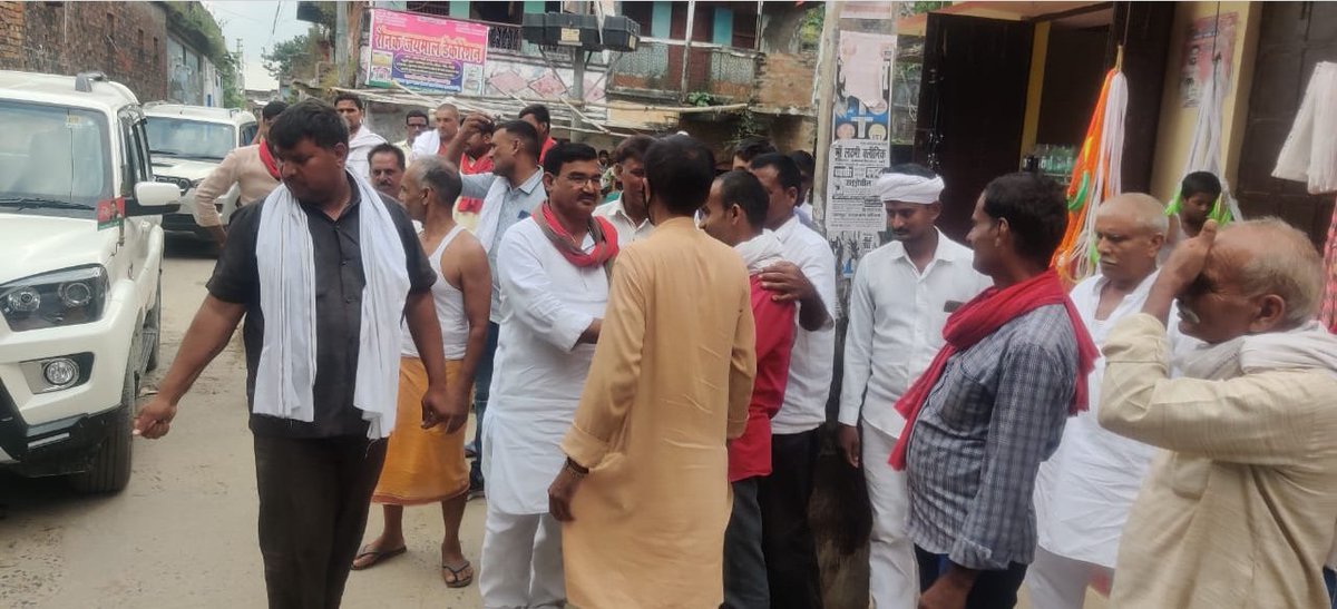 BDY_ballia's tweet photo. #फेफना विधानसभा में जन नेता माननीय @TheBDYadav जी द्वारा लगातार जनसंपर्क कर @samajwadiparty की नीतियों को जन जन तक पहुंचाने का कार्य किया जा रहा है @yadavakhilesh @NareshUttamSP @profamishra @proframgopalya1 @abuasimazmi https://t.co/s2Zu7OLjuS