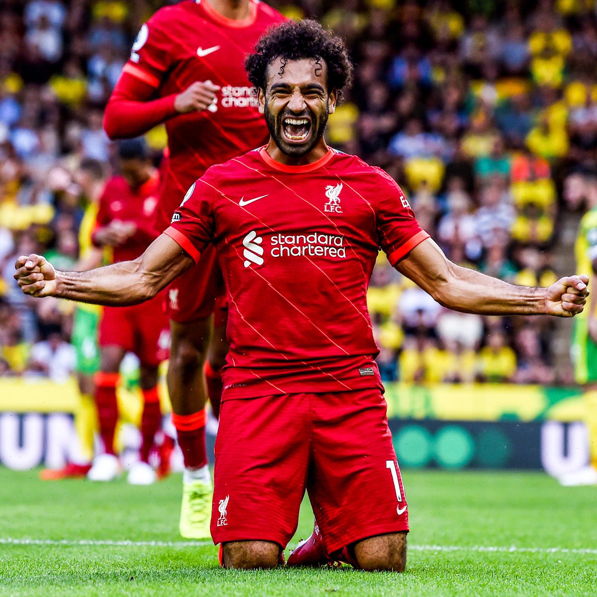 Footballtweet's tweet photo. GIVEAWAY! If Mo Salah scores first against West Ham today, we'll giveaway a FIFA 22 copy or a Premier League shirt of your choice. 🎮🔥

Simply RT this tweet and follow to enter 😍

Winner will be announced after the game! 🎁 https://t.co/K5L2hgmDW4