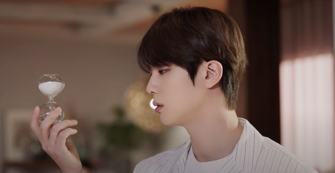 'Yours,' the Jirisan main theme song by BTS' Jin is finally here, watch the lyric video by <a href="/OfficialASTORY/">ASTORY</a> 
bandwagon.asia/articles/bts-j… #BTS #BTSJIN #JinOST #JIRISAN #YOURS #YoursByJin #JirisanOST