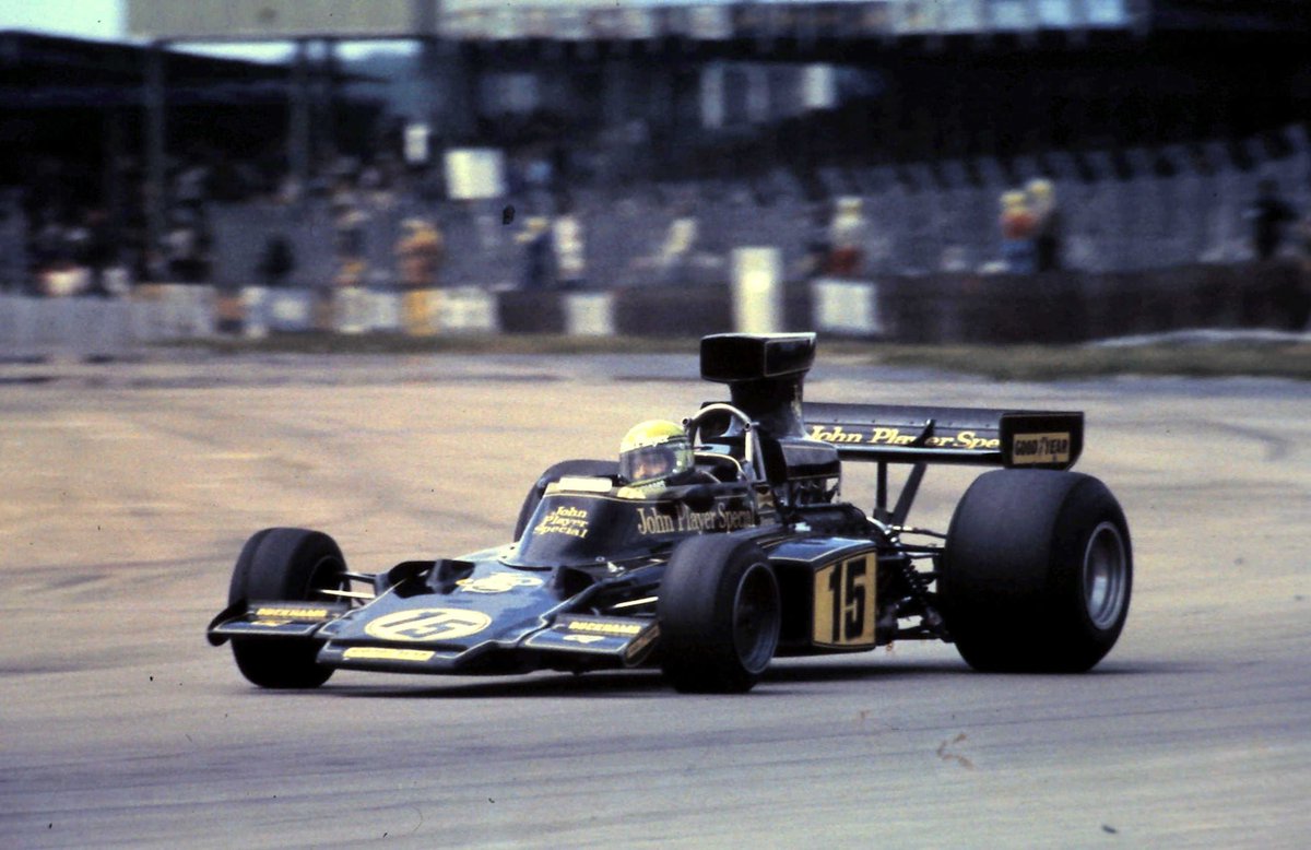 AutoTradition's tweet photo. John Leck photo of Brian Henton, Silverstone 1975. #BrianHenton #Superhen #Lotus72 #Type72 https://t.co/i8UEGBQxQP