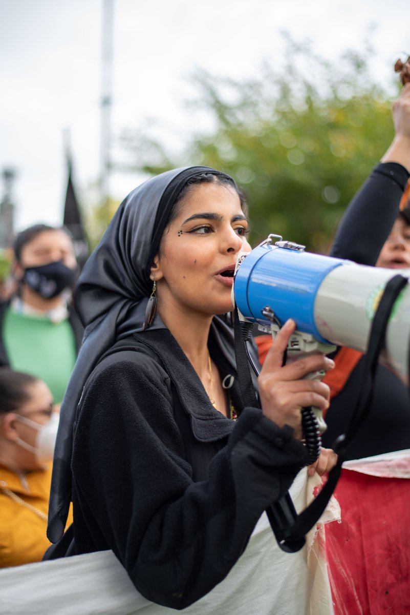 Ayishas12's tweet image. I had the honor to deliver the opening speech at the youth climate protest this Friday, I was extremely nervous but no one could’ve have prepared me for all the tears I saw in the crowd in response to the pain of the earth.