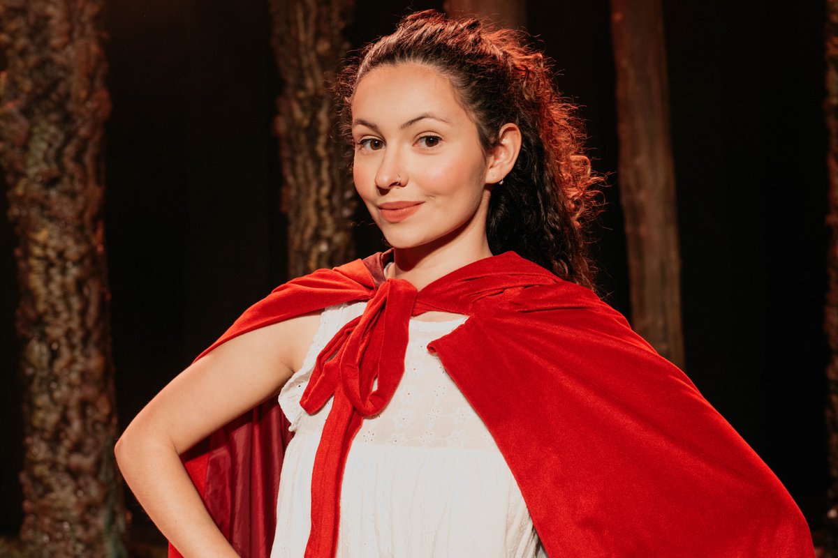 CaperuRojaMusic's tweet photo. ¡Últimas entradas a la venta! Hoy a las 4PM os esperamos en la sala 2 del Nuevo Alcalá. Risas, aventuras y miedito del bueno en este musical ferozmente divertido. ¡No te pierdas CAPERUCITA ROJA! ⬇️ https://t.co/qVMGI3JfYQ https://t.co/5d8NqgeHZU