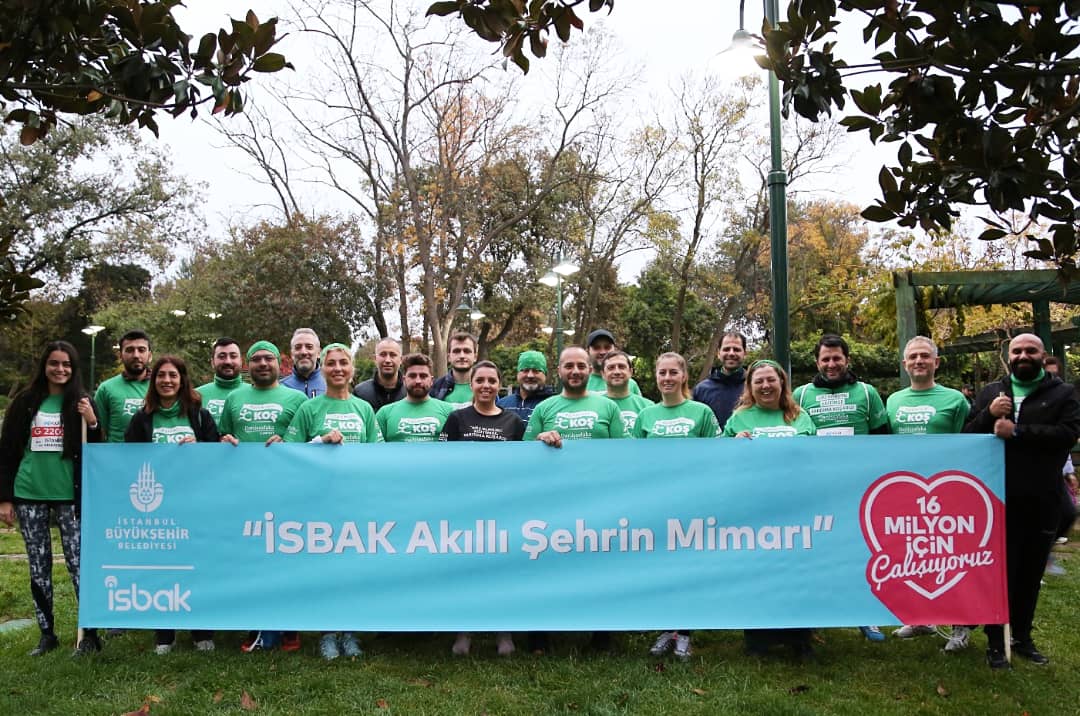 isbakas's tweet photo. İSBAK AŞ olarak Genel Müdürümüz Mesut Kızıl ile birlikte N Kolay 43. İstanbul Maratonu'nda adımlarımızı iyilik için attık. 
Söz konusu eğitimse, İSBAK AŞ olarak her zaman  yardıma koşarız.
@Darussafaka #cheerzone #maraton #NKolayİstanbulMarathon #spor #İsbak @ibbsporistanbul https://t.co/3nnhEjBPj9
