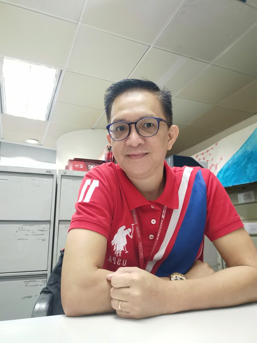 BalonzoKeno's tweet photo. Red Day!!! BBM MY PRESIDENT✌️✌️🇵🇭🇵🇭 #BBMFORPRESIDENT2022 https://t.co/xRF89sm1kH